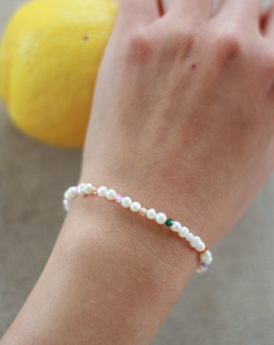 Load image into Gallery viewer, PEARLS AND RAINBOWS BRACELET
