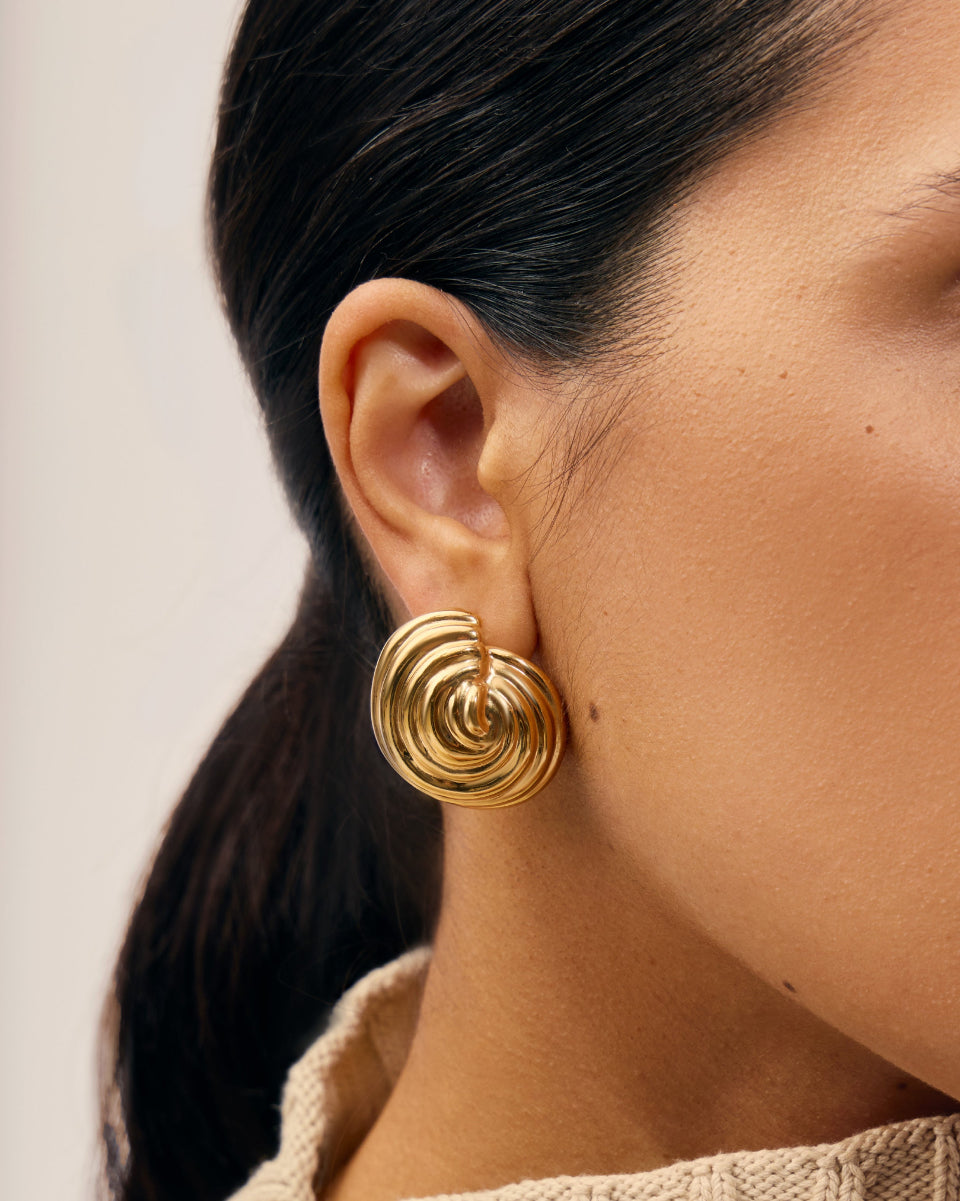 MISSOMA SPIRAL DOME OVERSIZED STUD EARRINGS GOLD MODEL