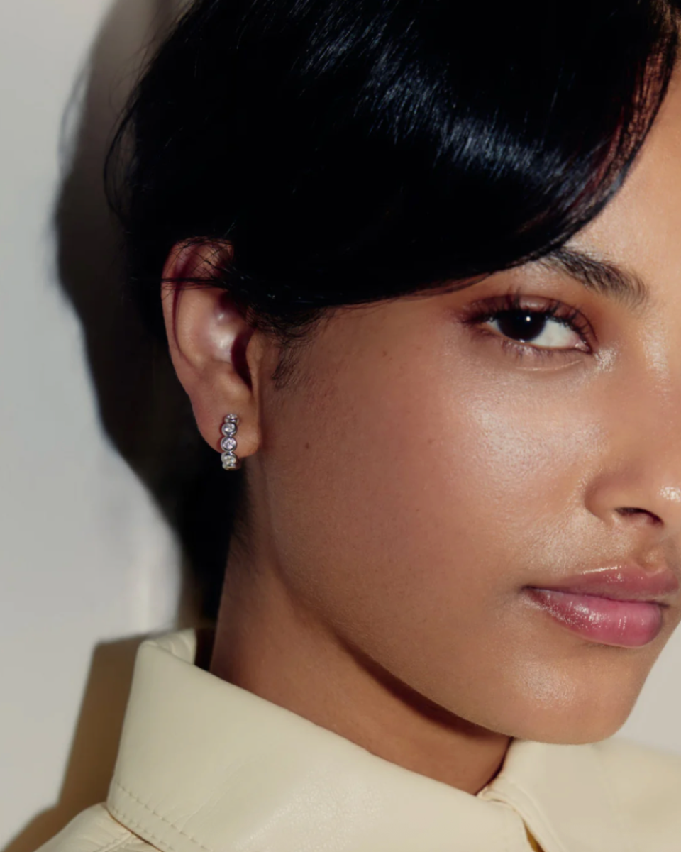 TENNIS_SMALL_HOOP_EARRINGS_SILVER