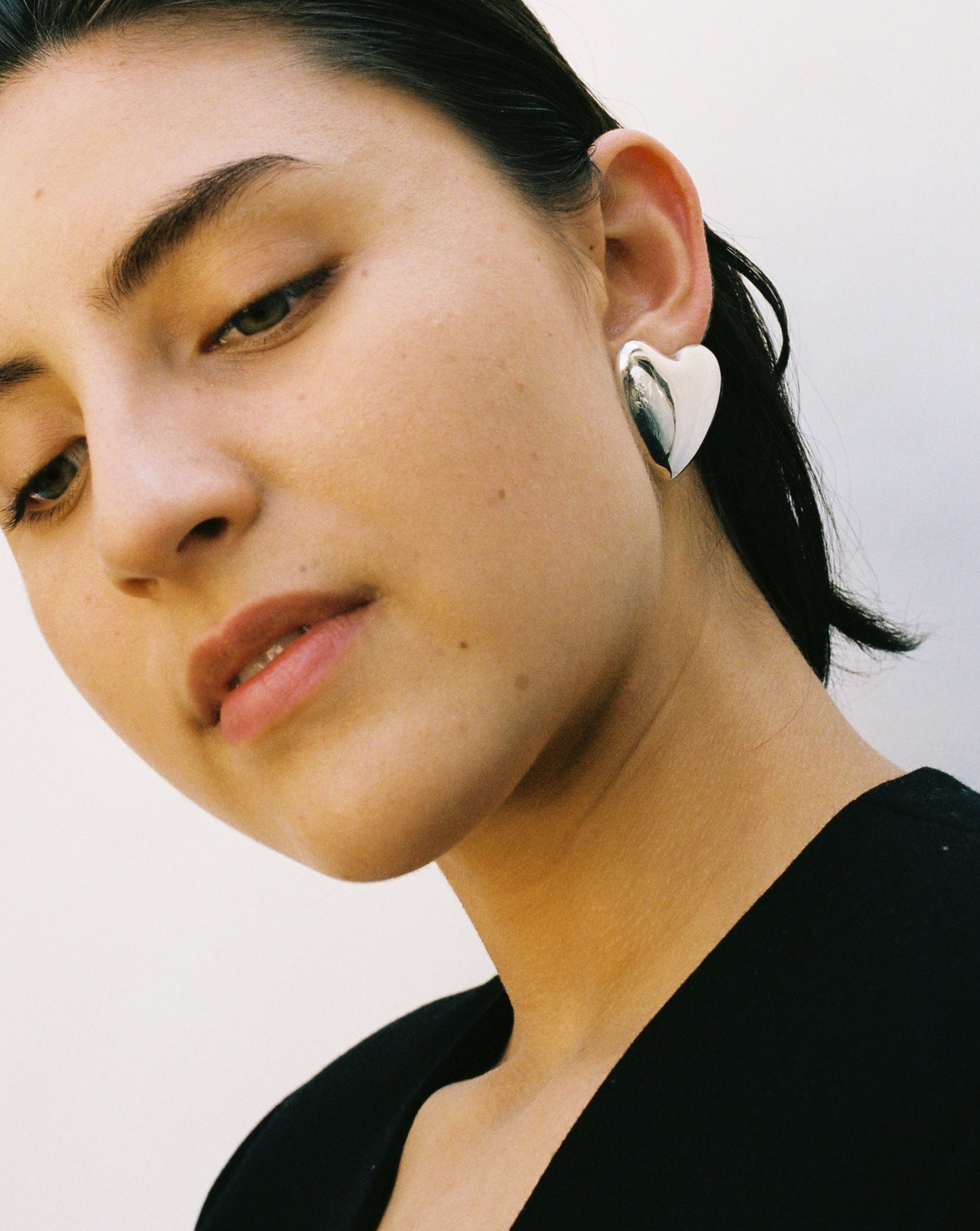 VOLUPTUOUS HEART EARRINGS LARGE SILVER ANNIKA INEZ