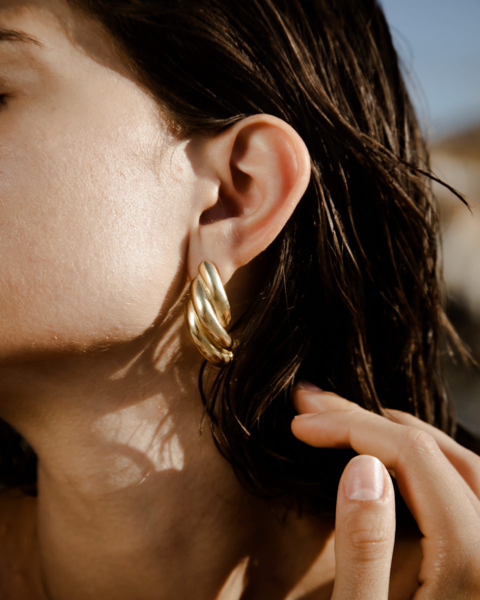 kombos earrings ysso lifestyle